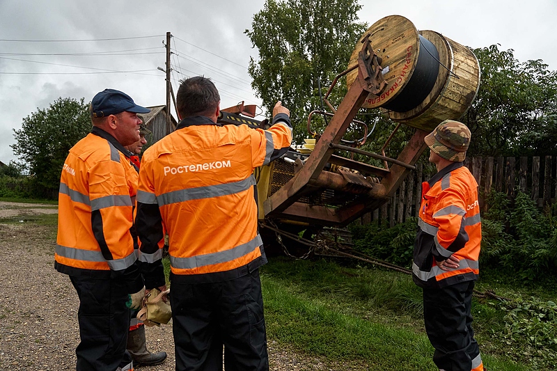 File:Строительство ВОЛС (1).jpg